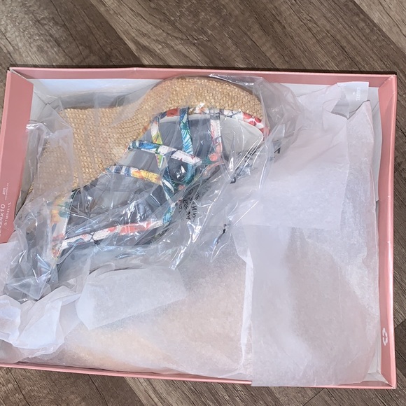 Fergie Core Women's Villa Wedge Sandal White Multi - Picture 3 of 8